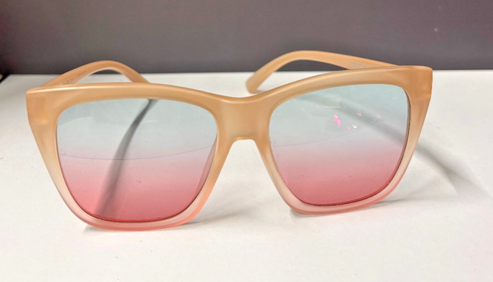 Sunglasses Volcom Looky Lou VE04305223 Cat Eye Tan Pink Gradient Lens Women